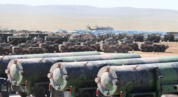 建國(guó)90周年閱兵儀式，感動(dòng)著每一個(gè)中國(guó)人